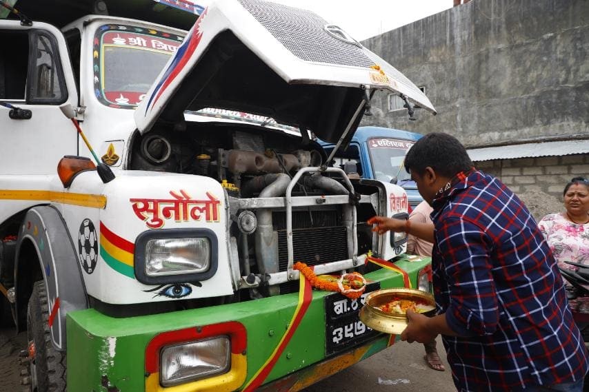 राष्ट्रिय समृद्धिको पर्वका रूपमा मनाइँदै विश्वकर्मा पूजा
